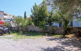 Apartment Slavica With Private Balcony And Parking Lot